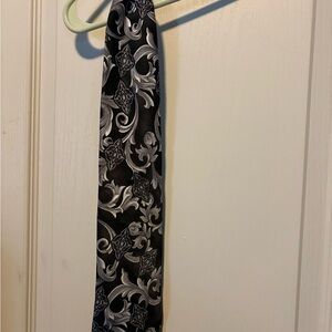 Elegant Black and Gray Patterned Tie